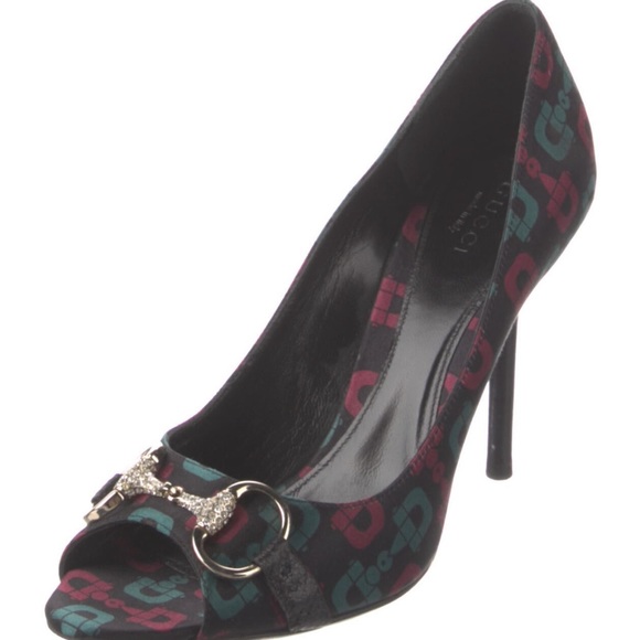 Gucci Satin Horse Bit Peep Toe Size 7.5, but closer to a size 7 - Picture 2 of 7